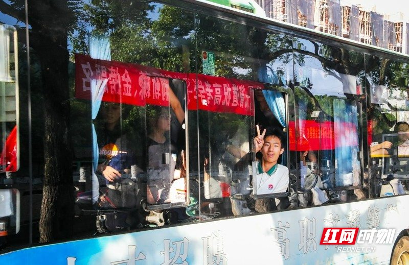 湖南新田:熟悉考场 迎接高考1_.jpg