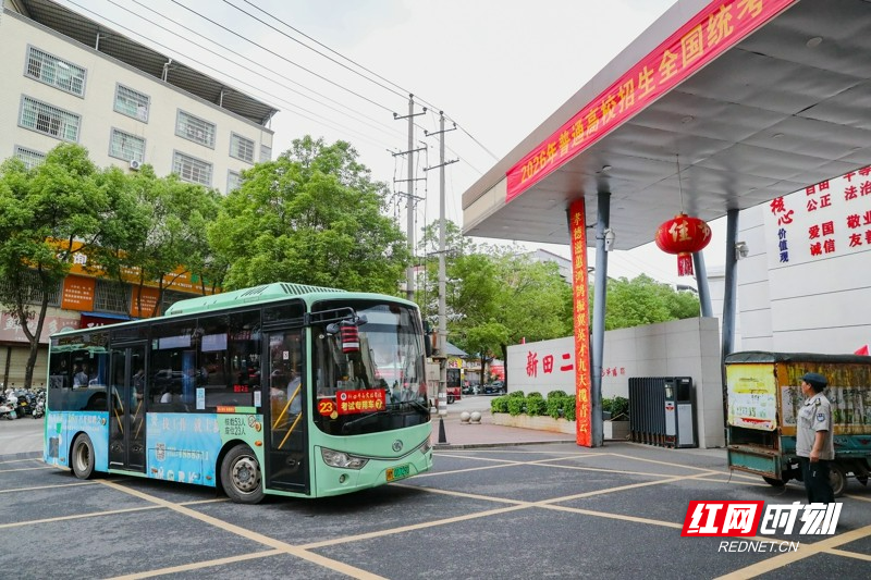 湖南新田:熟悉考场 迎接高考2_.jpg