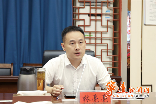 林亮亮为新一届乡镇(街道)领导班子成员授课_副本500.jpg 林亮亮为新一届乡镇(街道)领导班子成员授课_副本500.jpg