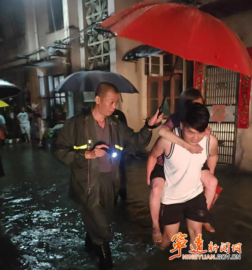 宁远:暴雨中的脊梁_副本_副本500.jpg 宁远:暴雨中的脊梁_副本_副本500.jpg
