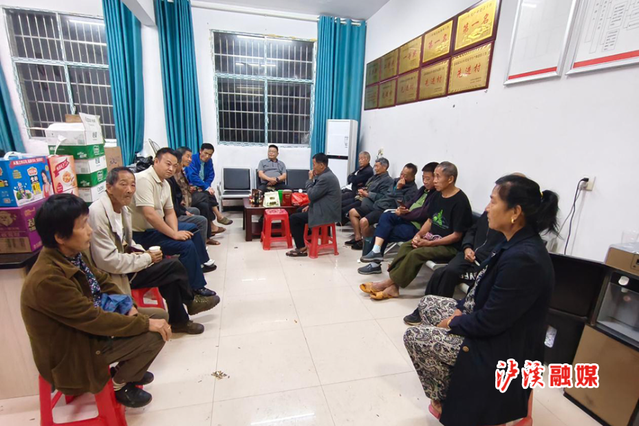 达岚镇转移群众.jpg2.jpg