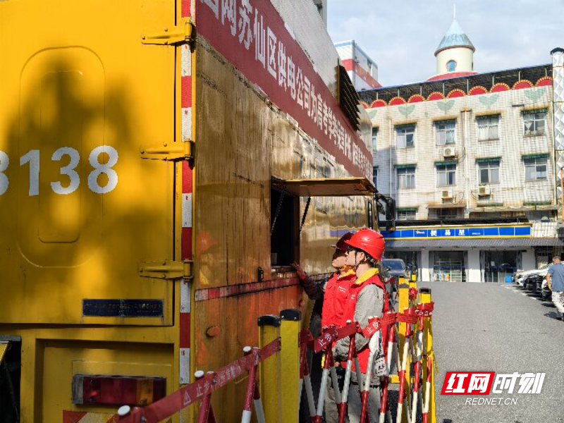 市一中高考保电2压缩.jpg 市一中高考保电2压缩.jpg