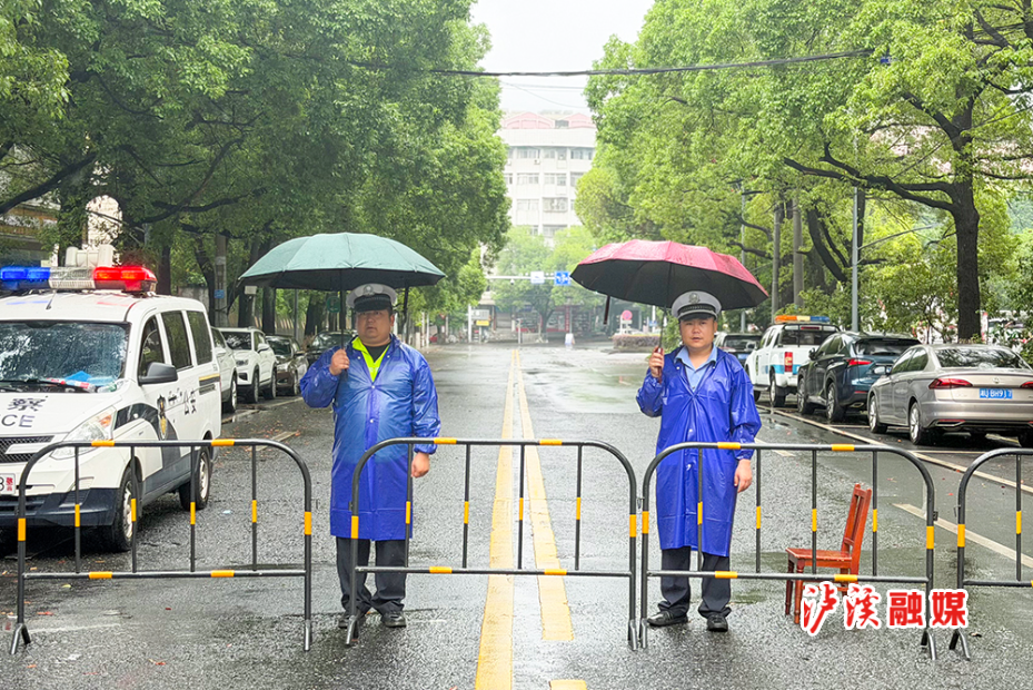 交警护航高考.jpg2.jpg3.jpg4.jpg 交警护航高考.jpg2.jpg3.jpg4.jpg