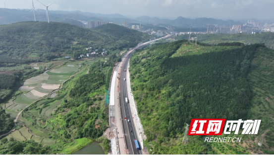 宜章:G4京港澳高速耒宜改扩建项目有力有序推进586.png 宜章:G4京港澳高速耒宜改扩建项目有力有序推进586.png