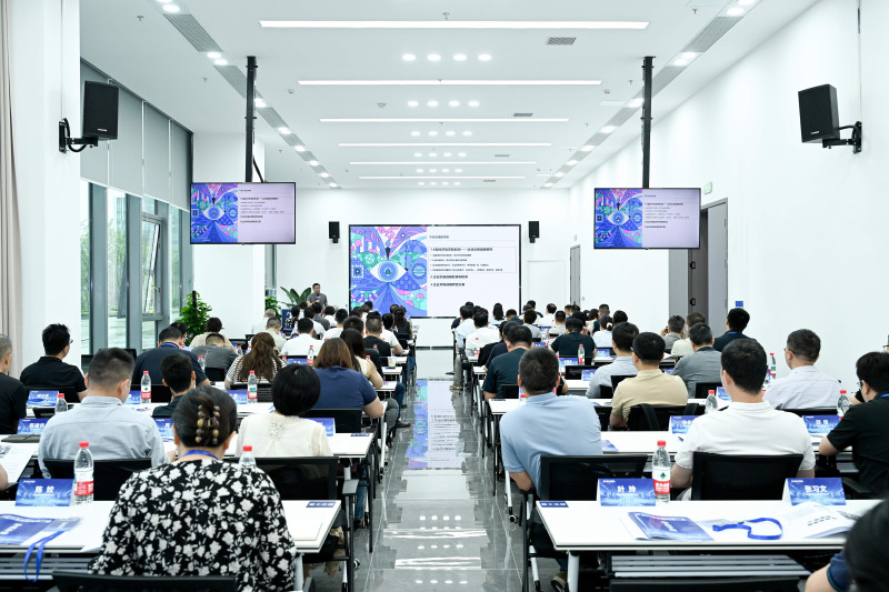 6月13日，麓谷产业园“企业家赋能计划——产业升级总裁班第二期”正式开班。均为 湘江早报全媒体记者 黄荣佳 摄