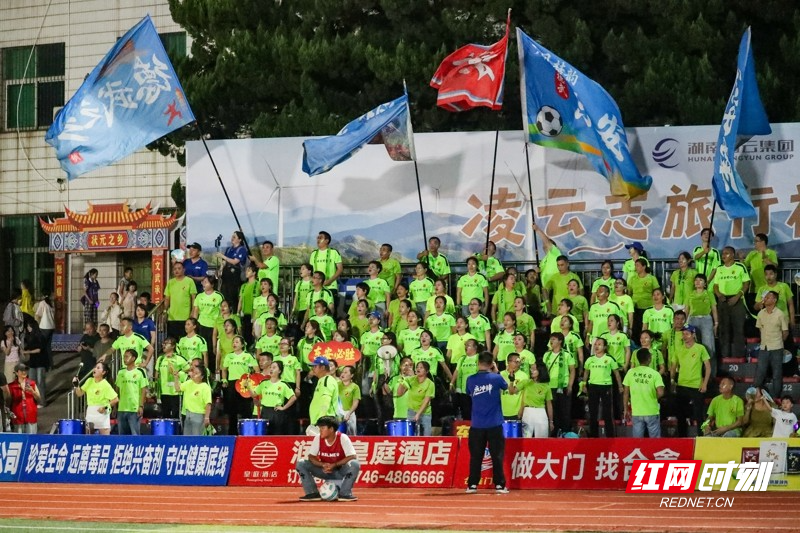 湖南新田:“永超”足球联赛1/4决赛 南有新田队主场3比2战胜德武东安队挺进半决赛10.jpg