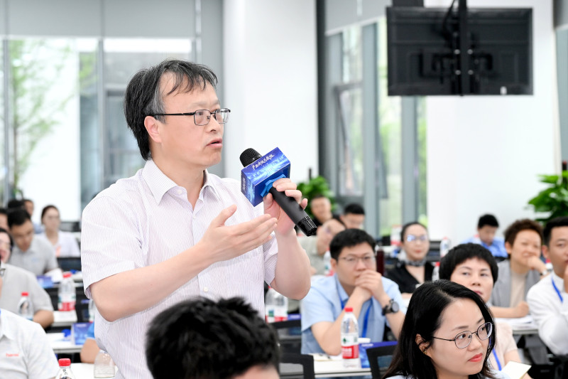 园区致力于将总裁班打造成一个学习平台，同时更是一个长效的资源对接平台。