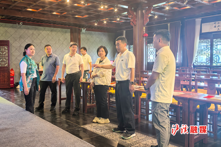 书记调研6.16.jpg 书记调研6.16.jpg