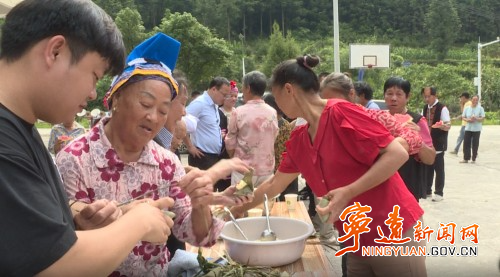 宁远:粽香十里浓 欢乐迎端午五龙山瑶族乡_副本500.jpg 宁远:粽香十里浓 欢乐迎端午五龙山瑶族乡_副本500.jpg