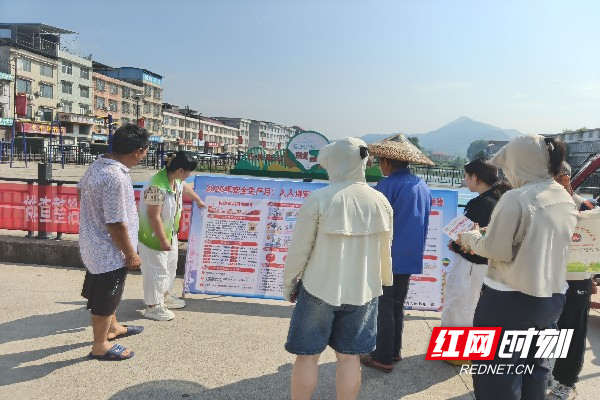 集市.jpg 集市.jpg