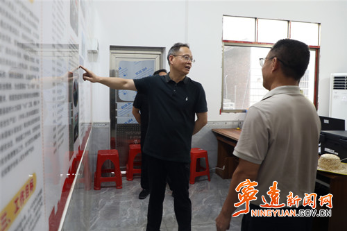 毛政调研“一江两岸”项目建设工作2_副本500.jpg 毛政调研“一江两岸”项目建设工作2_副本500.jpg
