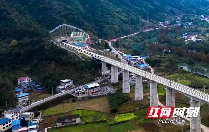 暑运叠加三季度调图  吉首东站列车开行有这些新变化