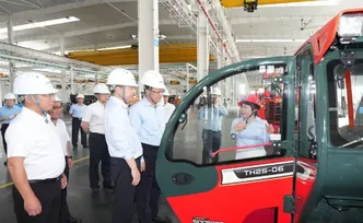 毛伟明调研产业发展和重大项目建设