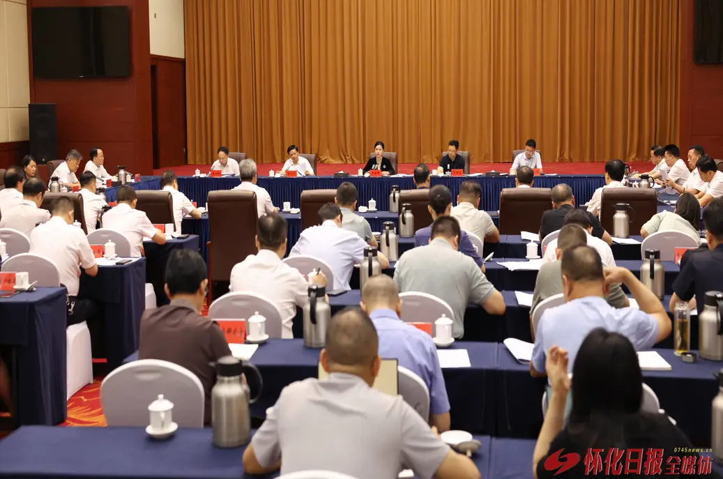 韦朝晖主持召开市委树立和践行正确政绩观学习教育专题会