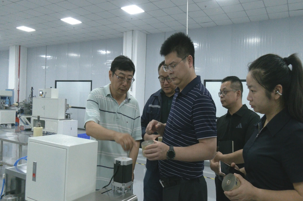 郑明明走访调研部分重点企业