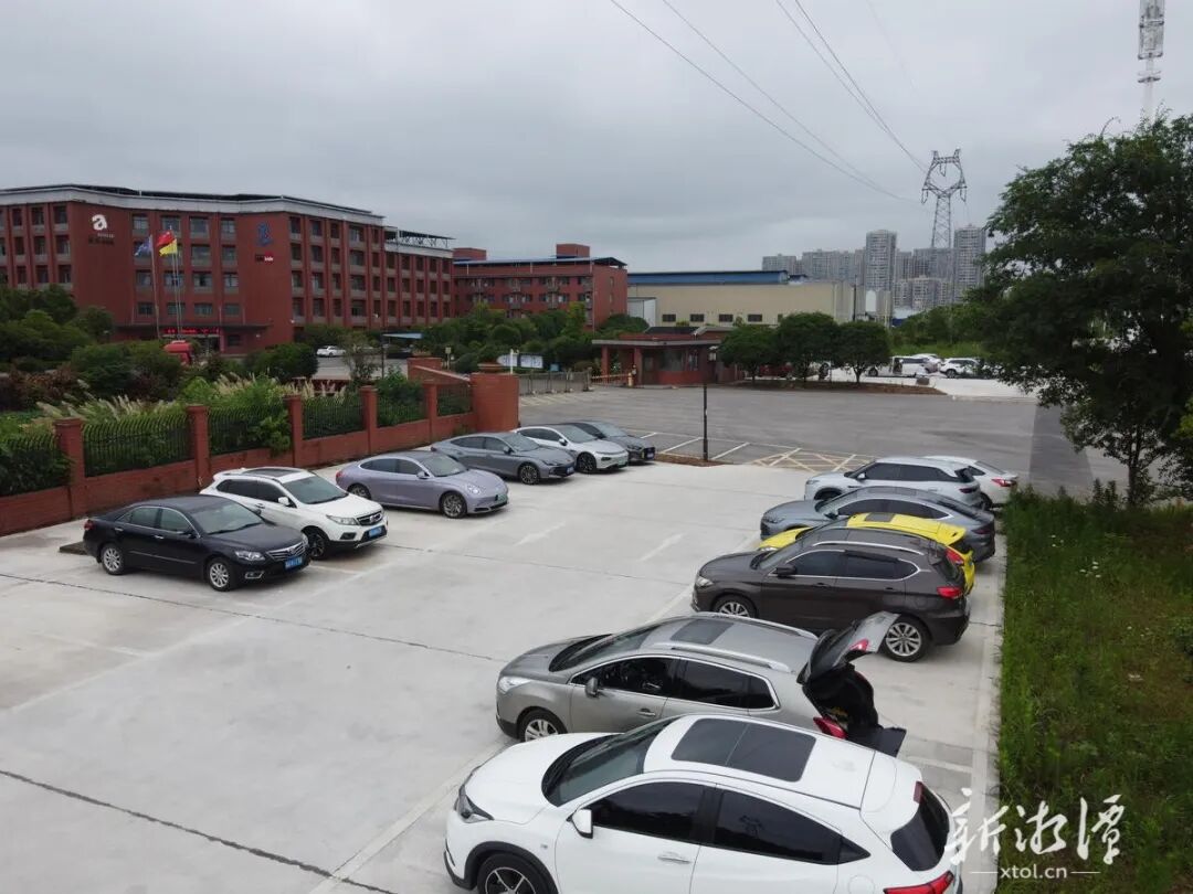 天易经开区为湖南傲派自动化设备有限公司解决“停车难”。图为新建的停车场。(全媒体记者 陈旭东 摄).jpg