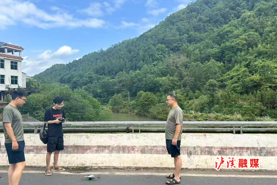 解放岩无人机防溺水.jpg 解放岩无人机防溺水.jpg