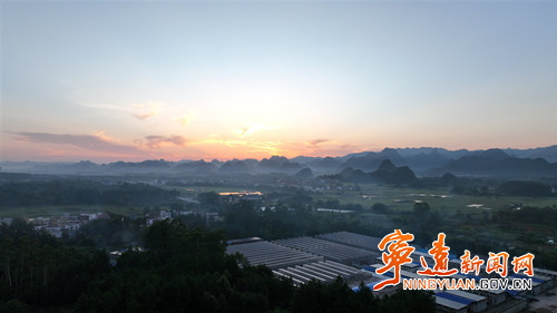 宁远:夏日晨曦绘就十里生态画卷1_副本500.jpg 宁远:夏日晨曦绘就十里生态画卷1_副本500.jpg