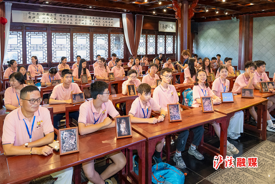 华裔少年游泸溪 (4).jpg5.jpg 华裔少年游泸溪 (4).jpg5.jpg
