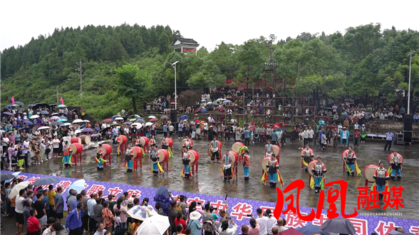 凤凰勾良苗寨六月六民俗活动[00_01_54][20260719-151122].png