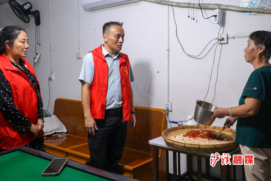 卫监局消防检查 (2).jpg 卫监局消防检查 (2).jpg