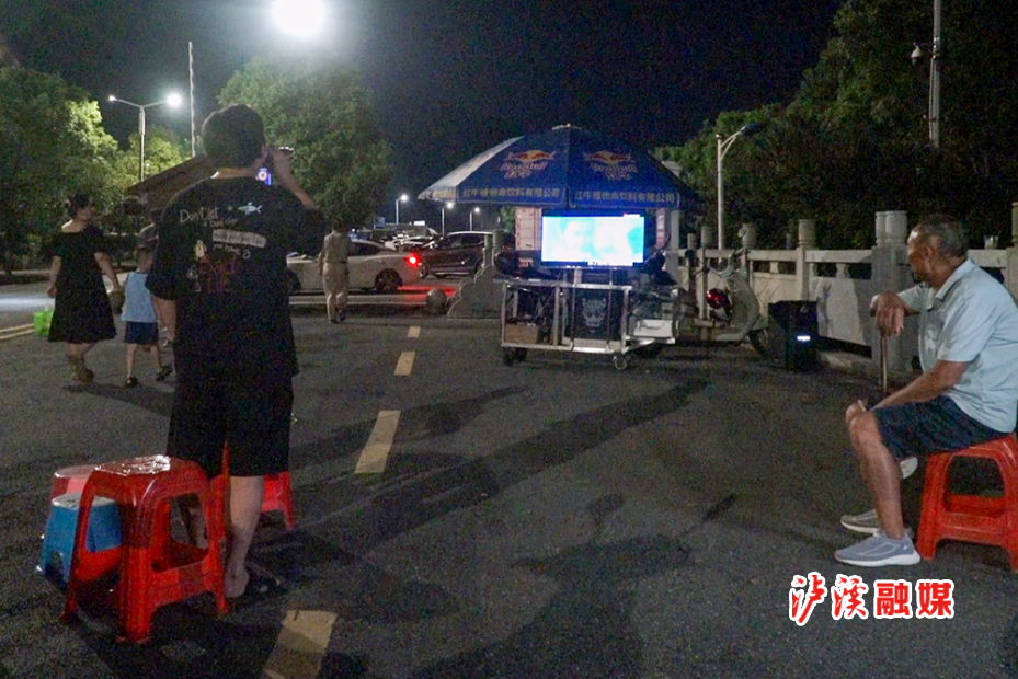 辛女广场休闲娱乐 (1).jpg 辛女广场休闲娱乐 (1).jpg