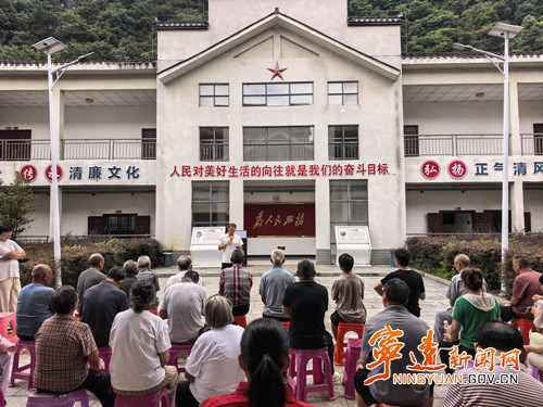 宁远“微宣讲”走进西湾村_副本500.jpg 宁远“微宣讲”走进西湾村_副本500.jpg