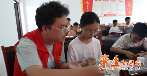 宁远：公益课堂进乡村 守护留守儿童多彩暑假2_副本500.png