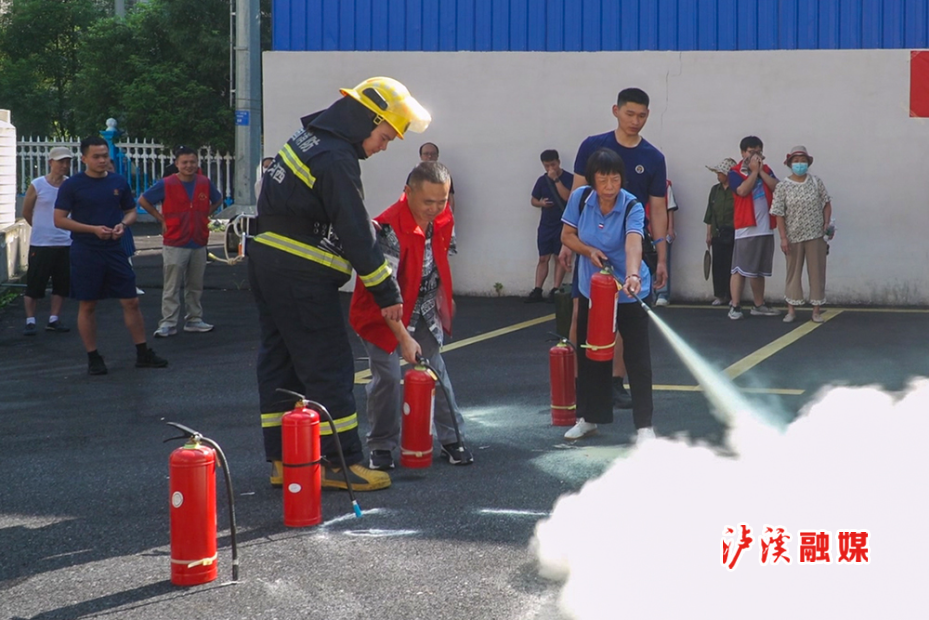 白沙社区和宣传系统消防演练 (1).jpg 白沙社区和宣传系统消防演练 (1).jpg
