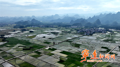 【美景不远·就在宁远】宁远：盛夏耕耘不停歇4_副本500.jpg
