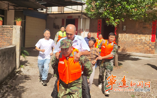 宁远县冷水镇：开展防汛地质灾害综合应急实战演练2_副本500.jpg