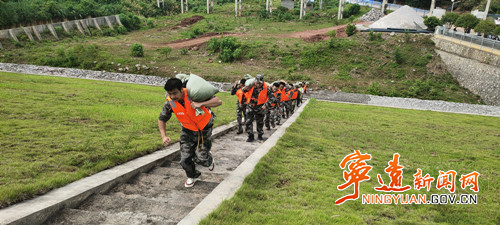 宁远县冷水镇：开展防汛地质灾害综合应急实战演练_副本500.jpg