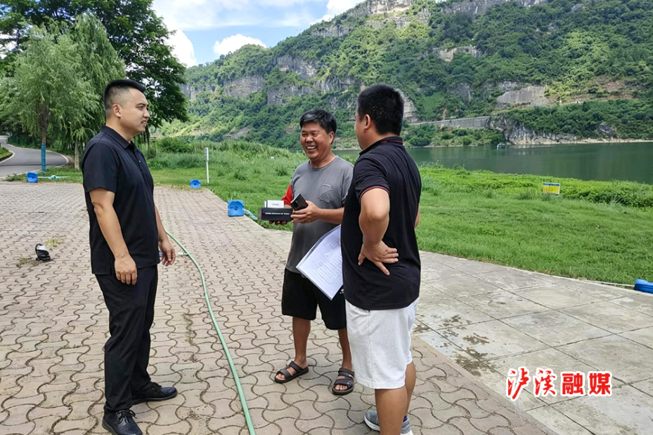 武溪镇送降温慰问.jpg