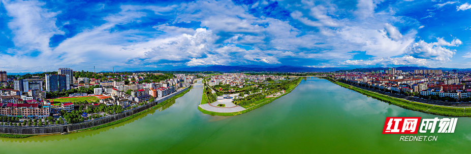 县城防洪堤.jpg