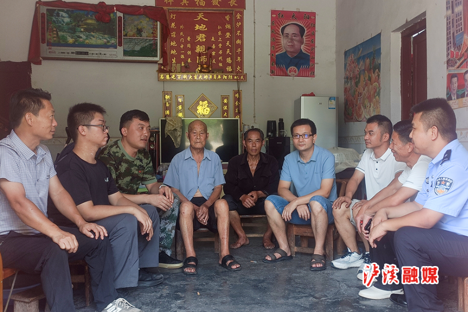合水慰问老兵.jpg 合水慰问老兵.jpg