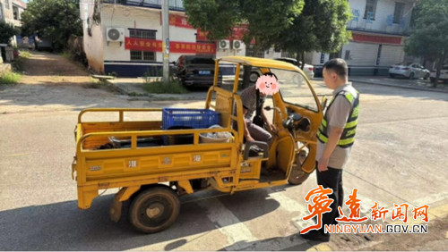 宁远县鲤溪镇：开展摩电交通专项劝导行动_副本500.jpg