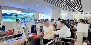 【人民网】怀化溆浦：避暑游持续升温 激活夏日“清凉经济”