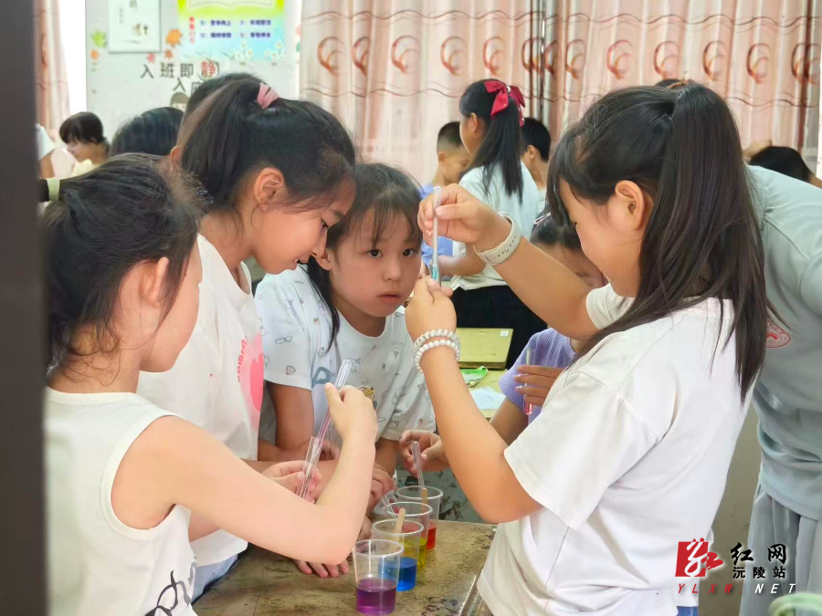 化学小实验课堂.jpg 化学小实验课堂.jpg