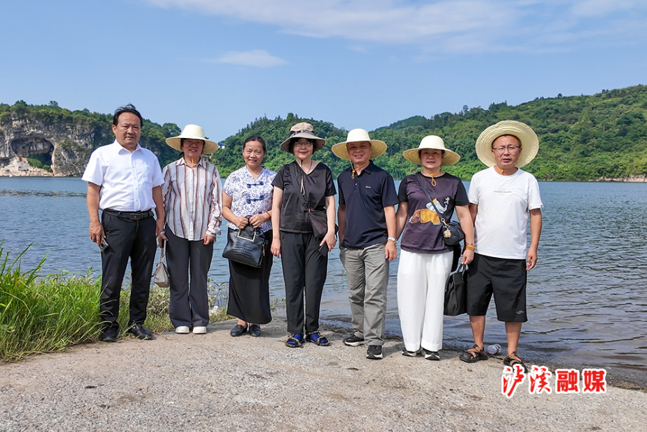 寻访从文笔墨原乡.jpg 寻访从文笔墨原乡.jpg
