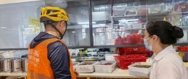 溆浦外卖小哥上岗“查”后厨了