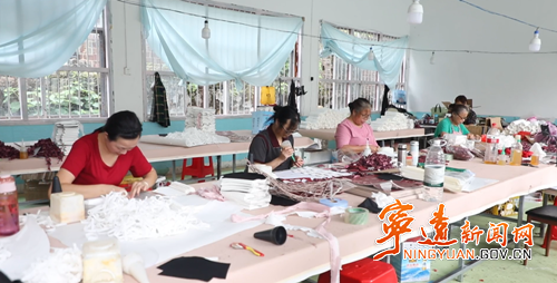 宁远:闲置旧房变身微工厂 灵活就业撑起幸福生活_副本500.png 宁远:闲置旧房变身微工厂 灵活就业撑起幸福生活_副本500.png