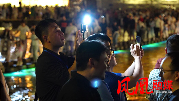活力中国调研走进凤凰古城[00_08_03][20260816-125157].jpg