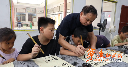 宁远:公益书画润童心 耕读文脉育新风2_副本500.png 宁远:公益书画润童心 耕读文脉育新风2_副本500.png