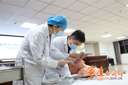 宁远县医共体总院中医医院院区举办气管插管技能竞赛_副本500.jpg 宁远县医共体总院中医医院院区举办气管插管技能竞赛_副本500.jpg