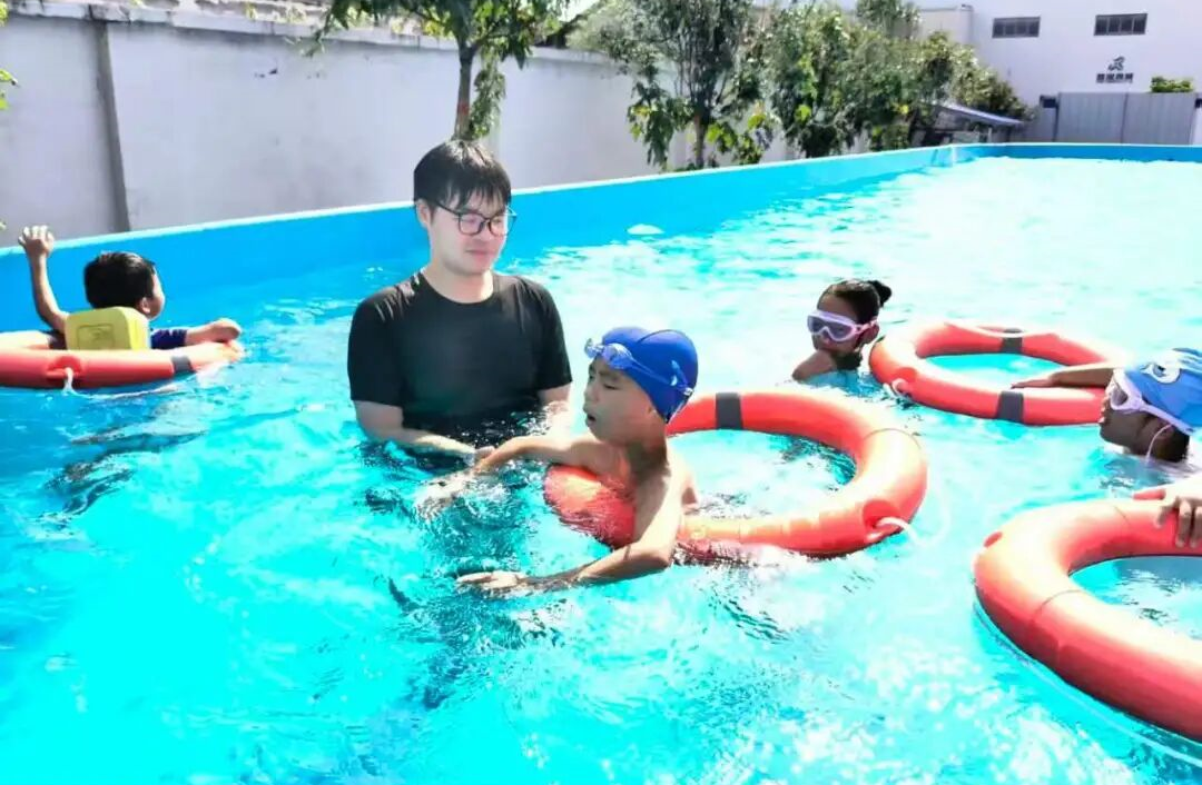 快乐学游泳 安全不“溺水”