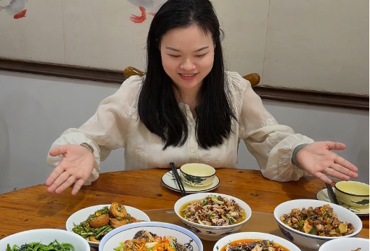 一颗黄贡椒，“炒”向全世界