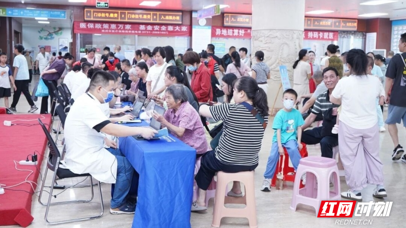 一张敷贴的三十年：湖南省直中医医院的“伏天长跑”