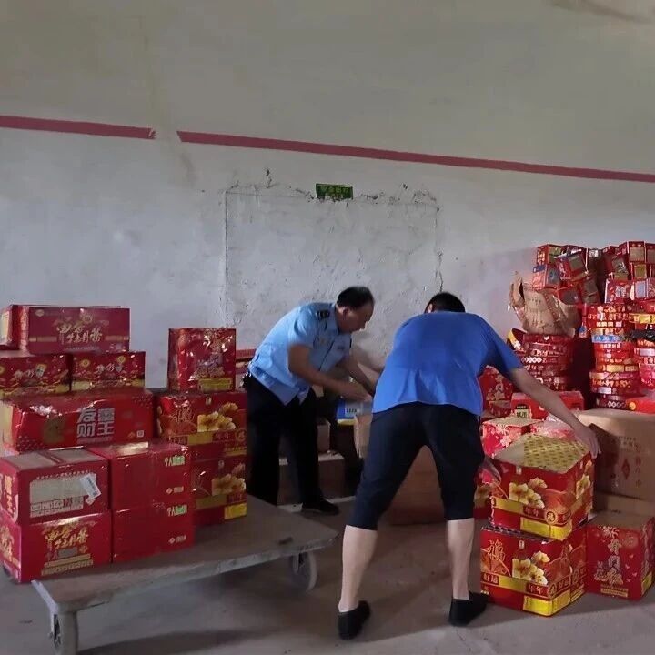 群众举报立查立处，一民房非法储存烟花爆竹窝点被端
