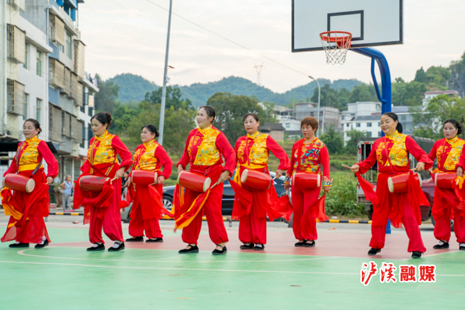 兴隆场吉首大学活动.jpg2.jpg 兴隆场吉首大学活动.jpg2.jpg