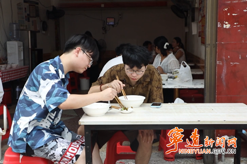 宁远:夫妻早餐店 点燃城市烟火气2_副本500.png 宁远:夫妻早餐店 点燃城市烟火气2_副本500.png